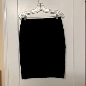 Ann Taylor - black pencil skirt - brand new - knee length with some stretch - 4